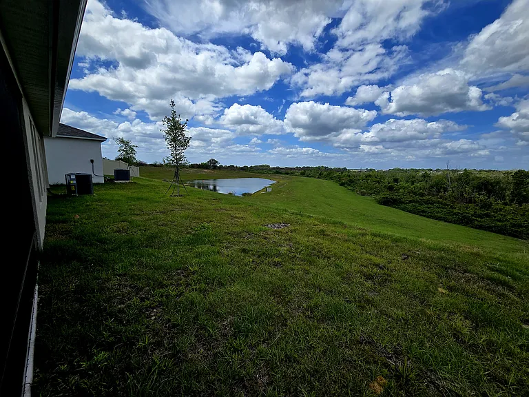 1728 Vanilla St — Photo 32