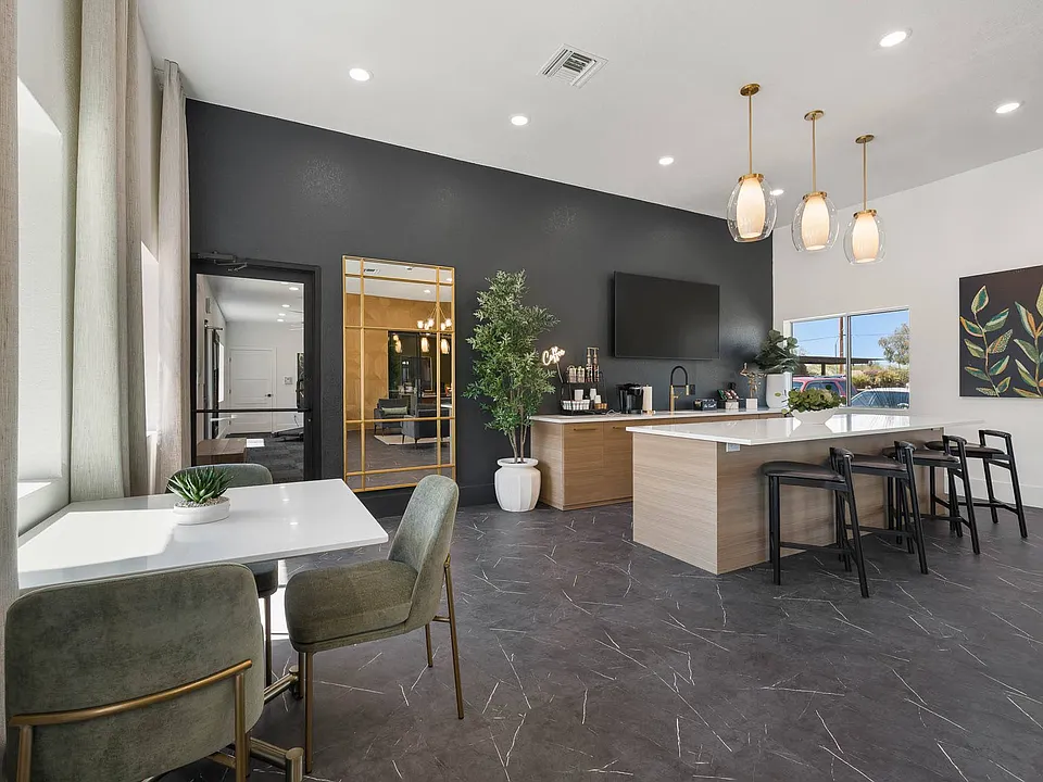 Mica Apartments
