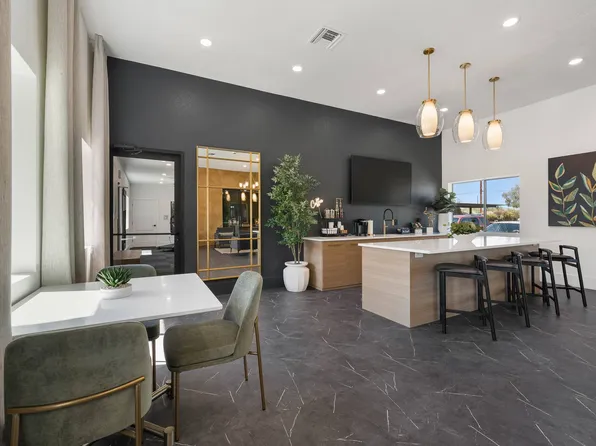 Mica Apartments