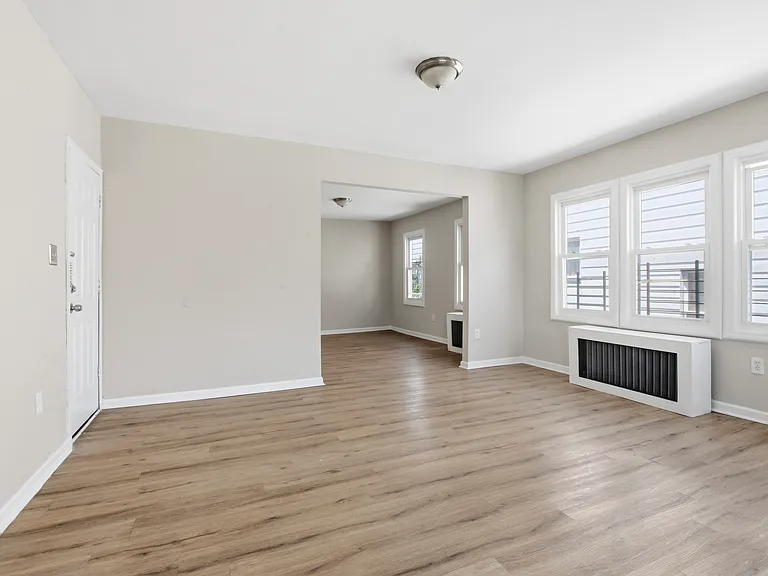 323-325 Myrtle Ave #2 — Photo 5