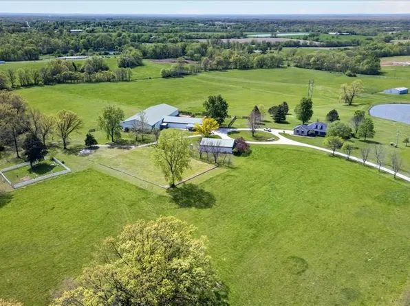 506 Windy Hill Rd, Elsberry, MO 63343