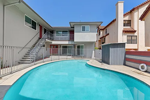 1119 Huntington Photo 1
