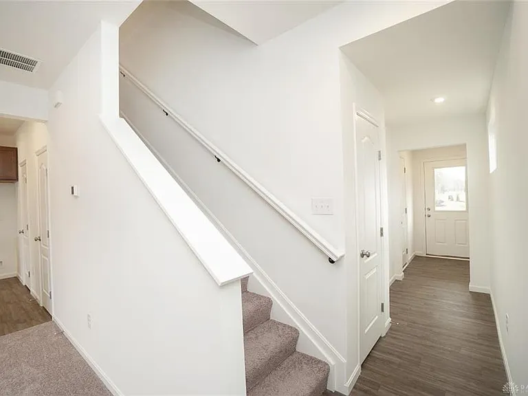 1500 Summerview Ln — Photo 3