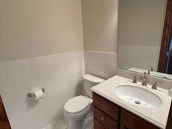 4th image of 754 16th Ave N