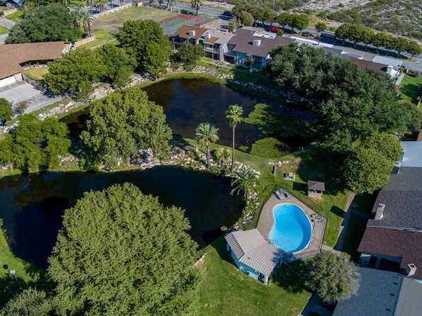 112 Hackberry Ln APT 27, Del Rio, TX 78840