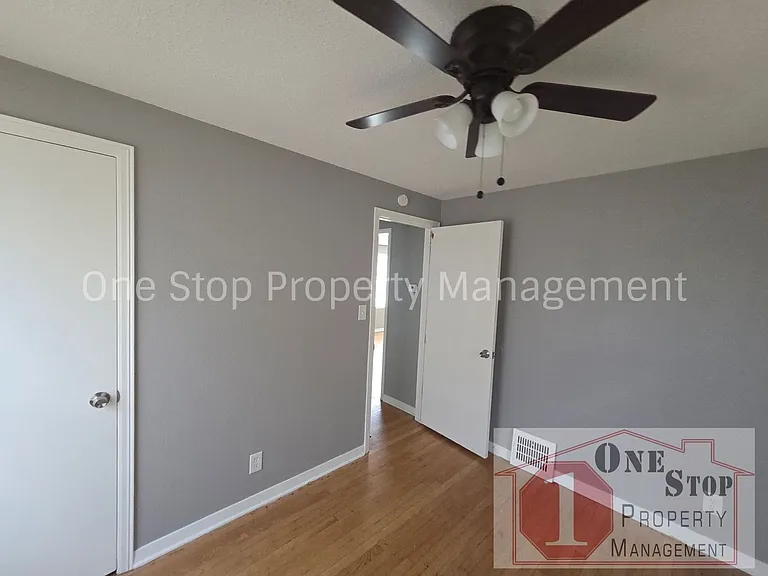 7037 Askew Ave — Photo 14