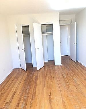5th image of 2355 E 12th St APT 5R