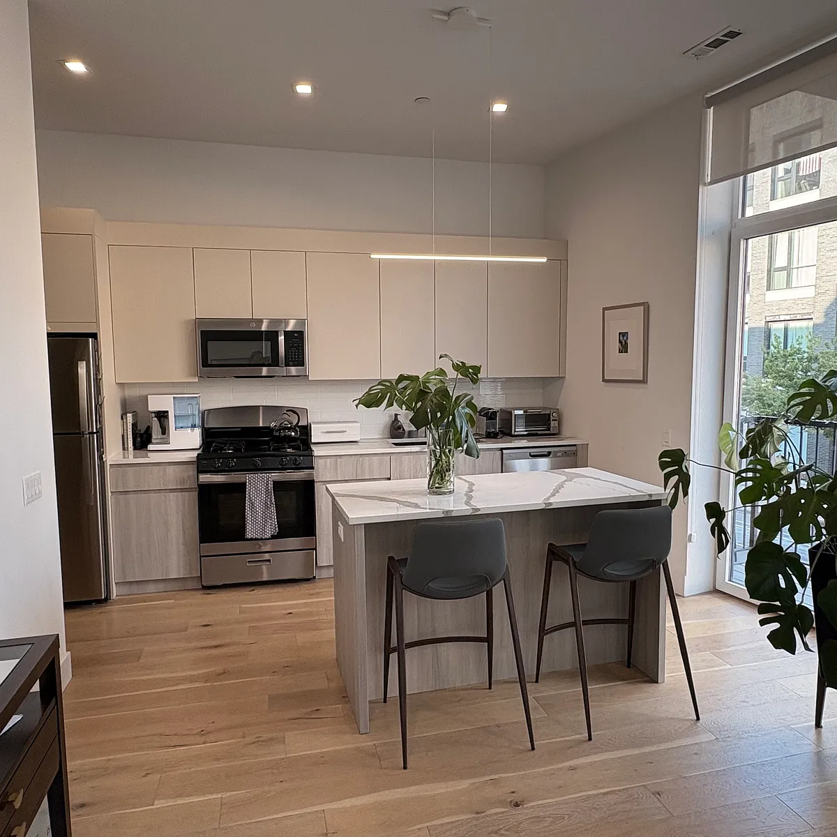 Building Photo - 4406 N Clark St #2