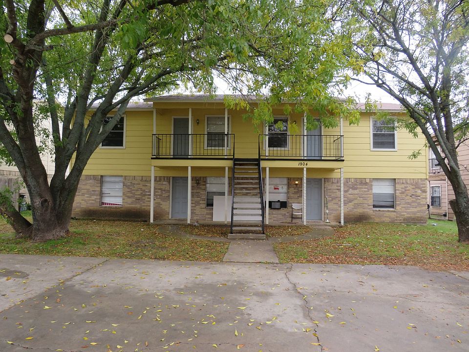 1st image of 1904 Cedarhill Dr APT B