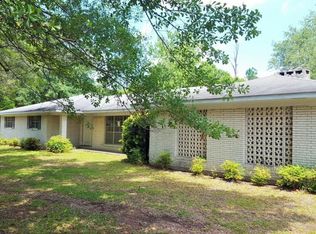3809 Somerset Dr, Moss Point, MS 39562