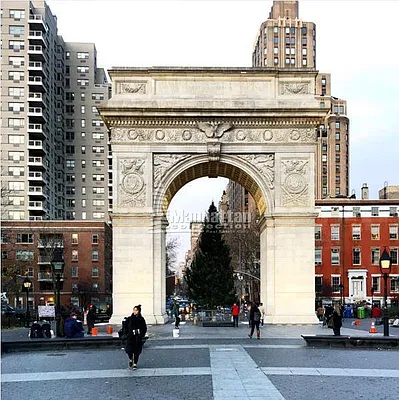 Rented by Manhattan Connection | media 25