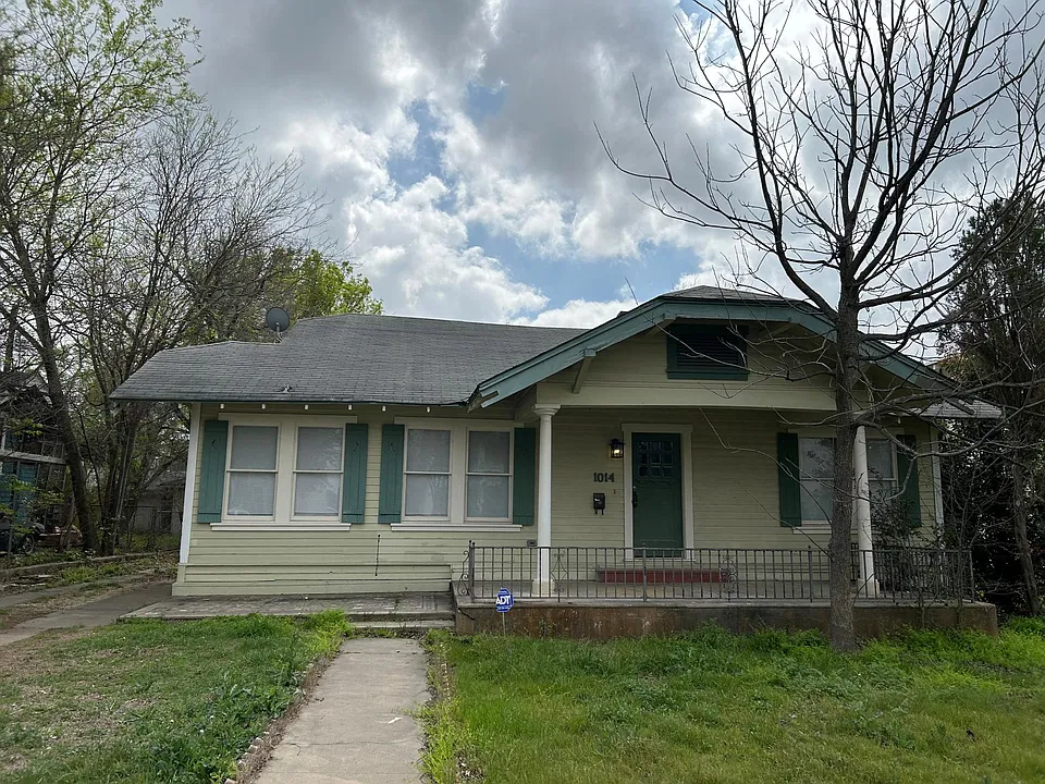 1014 W Magnolia Ave