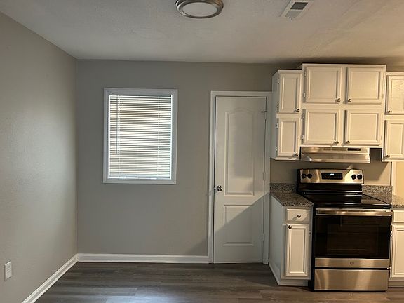 3rd image of 102 Flanders Dr #102