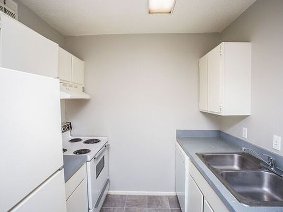 2nd image of 1100 S Wicker Ave #20