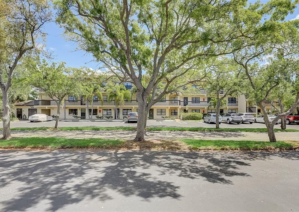 Desoto Square Villas Condominiums 425 30th Ave W Bradenton FL Zillow