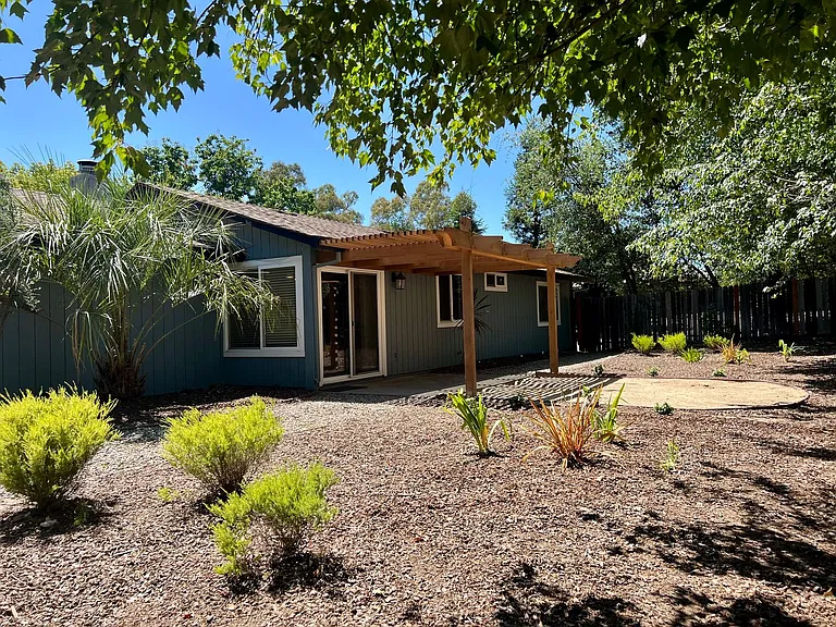 5562 Catalpa Ct — Photo 14
