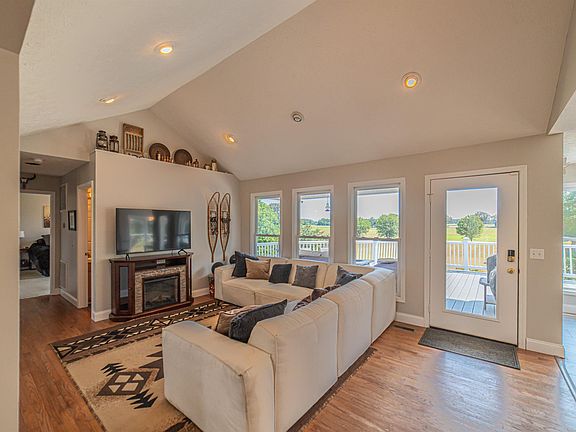 5th image of 111 Pennie Ln