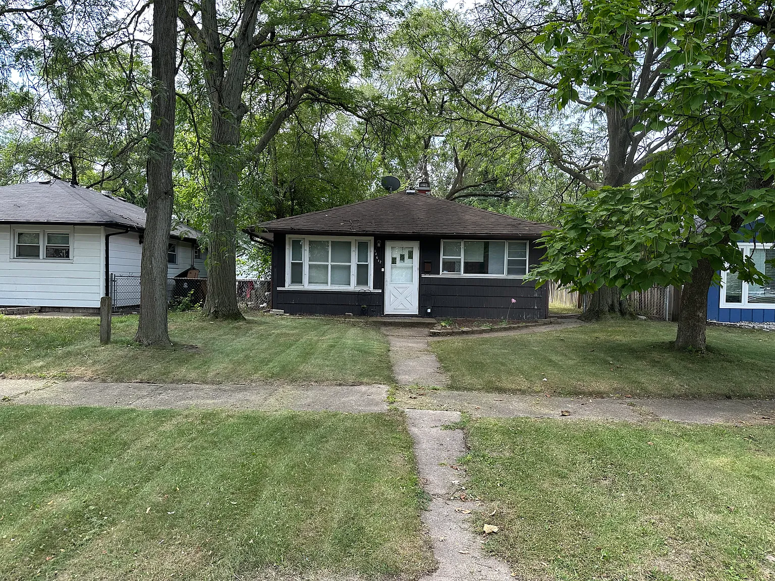 3 bed, 1060 sqft, $2,500 — Photo 2
