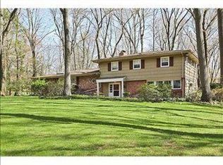 20 Butternut Dr, Pearl River, NY 10965