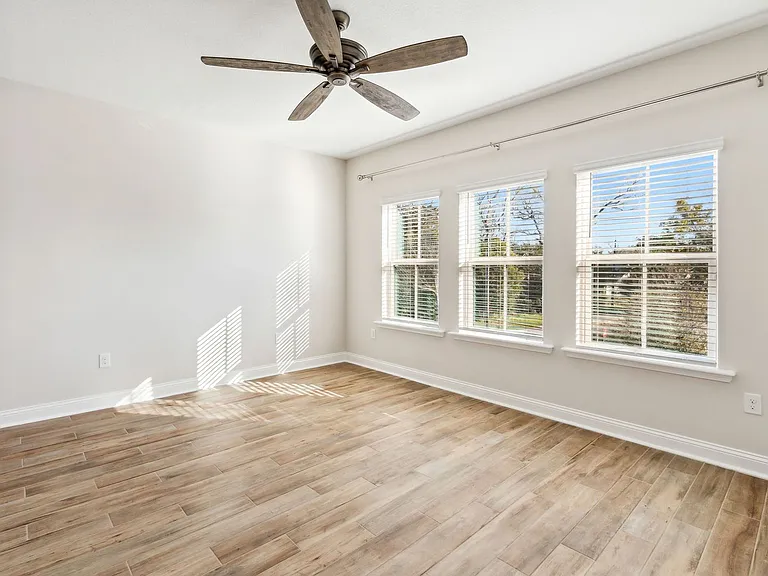 247 Beech St — Photo 27