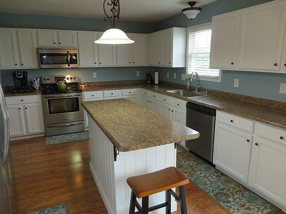 5th image of 1880 Wind River Dr