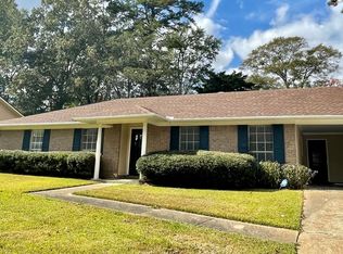 45 Woodgate Dr, Brandon, MS 39042