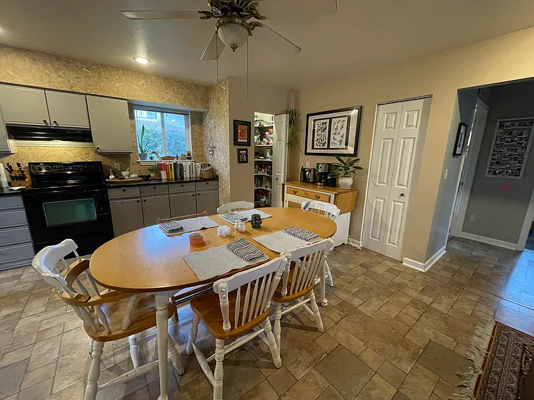 2035 Lakeshore Dr — Photo 4