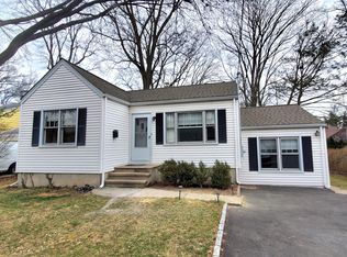 27 Pershing Ave, Stamford, CT 06905