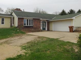 2396 Wildwood Cir, Albert Lea, MN 56007