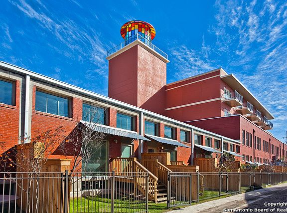 4th image of 1401 S Flores St APT 201