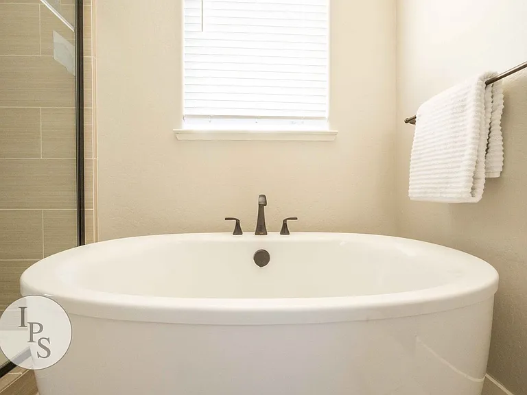 4299 Vineyard Dr — Photo 38