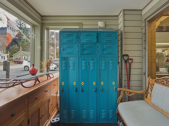 2nd image of 25 Mountain View Street
