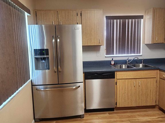 3rd image of 3142 Carlsbad St