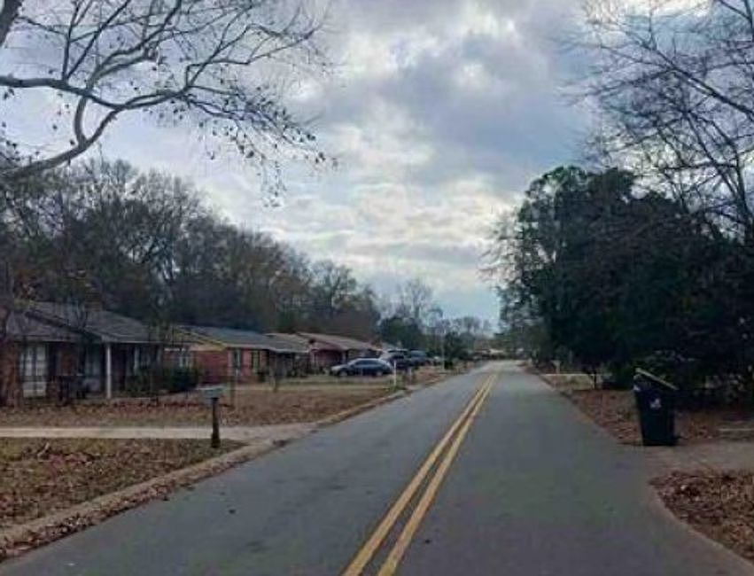 Exterior Neighborhood (street photo)