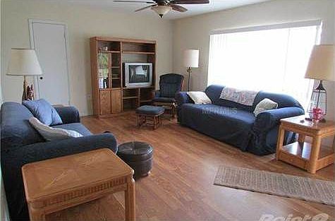 3rd image of 707 Cypress Pl