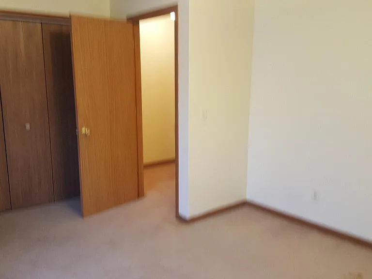 237 Crossing Dr — Photo 8