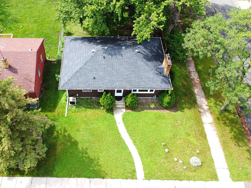 1st image of 2022 Hyacinth Ave E