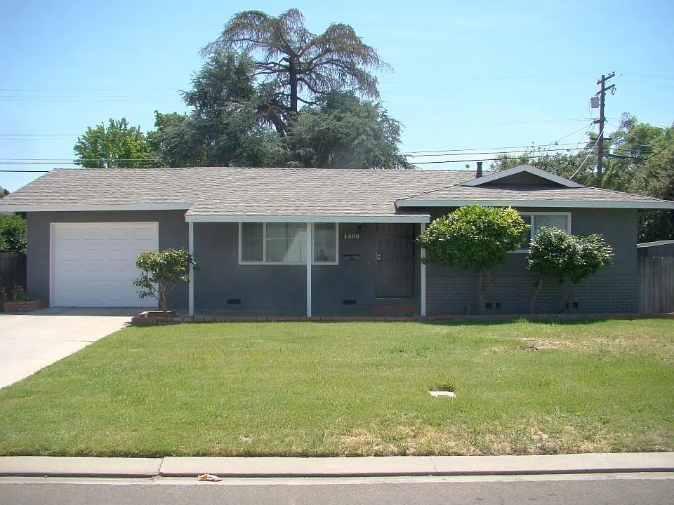 1608 Colin Ln photo 1