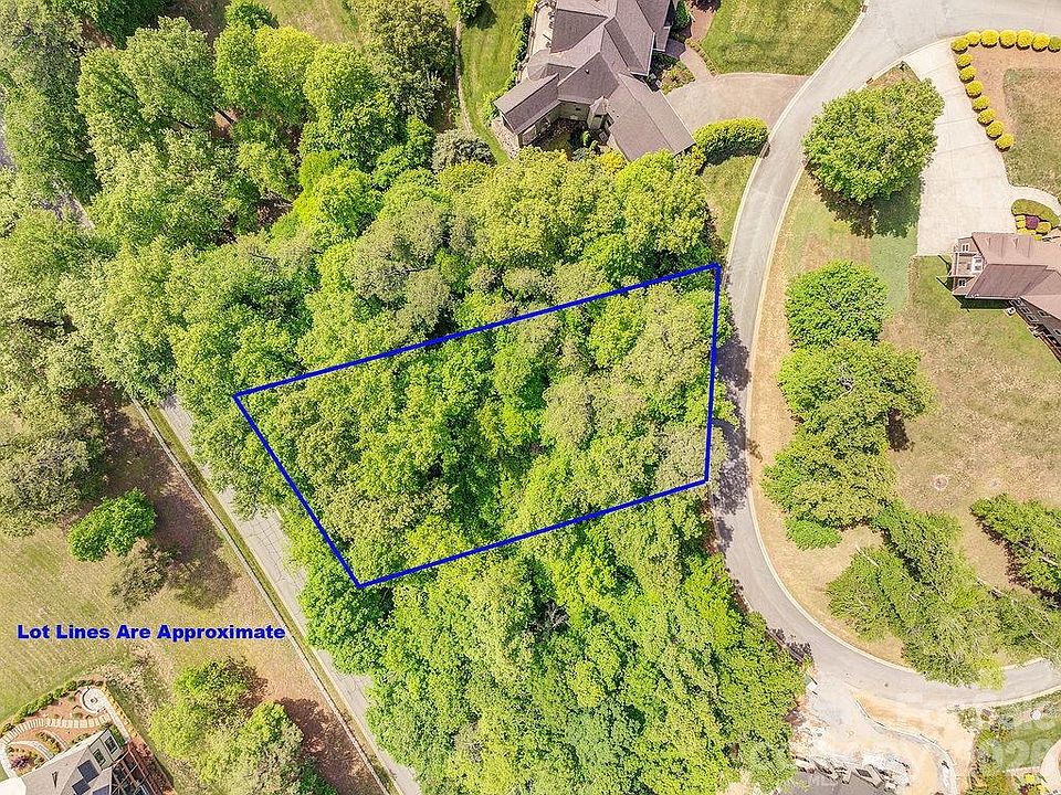 1st image of 61 Bradford Vistas