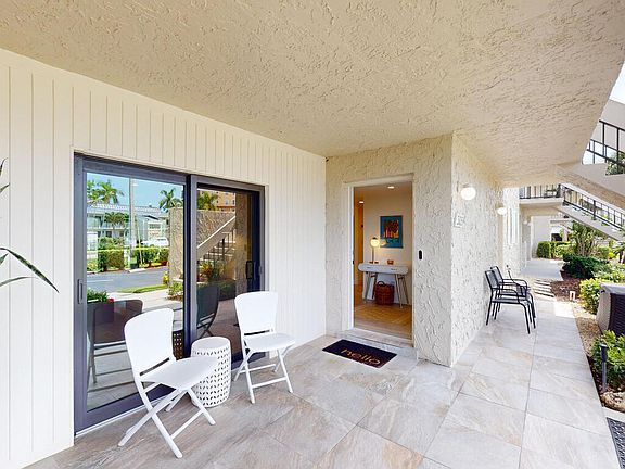 5th image of 881 Panama Ct Unit 305