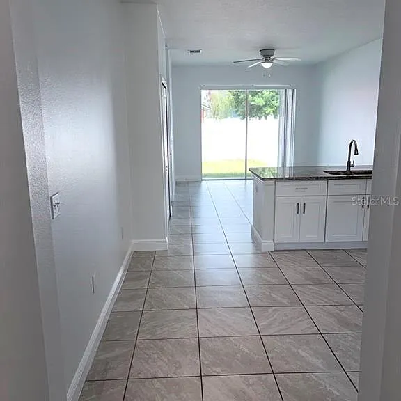 812 Glastonbury Dr — Photo 4