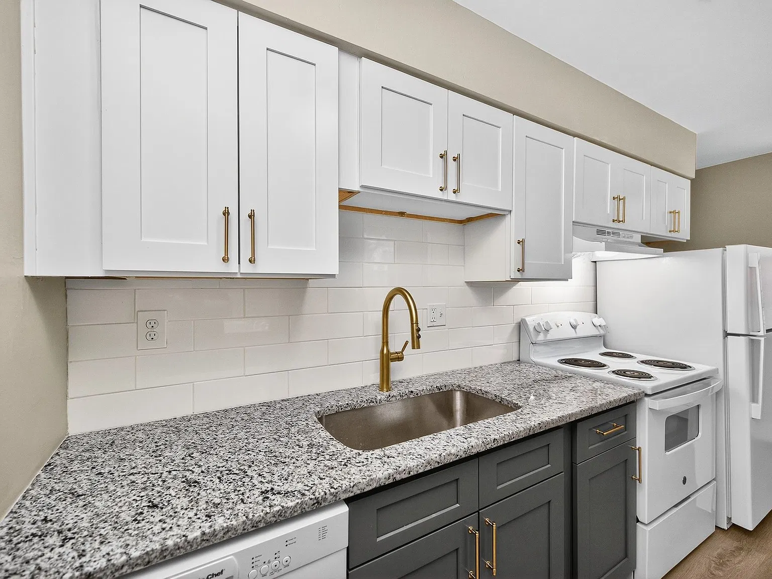 St. James of Eden Park-Newly Renovated Studios, 1BR, 2BR in East Walnut Hills! — Photo 1