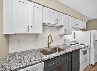 St. James of Eden Park-Newly Renovated Studios, 1BR, 2BR in East Walnut Hills!, Cincinnati, OH 45206