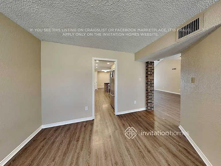 2032 Rochelle Ln — Photo 7
