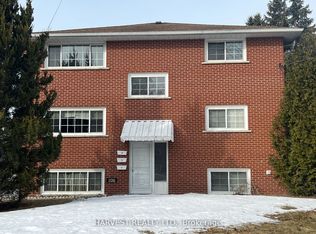 326 Surrey Dr, Oshawa, ON L1G 6H1