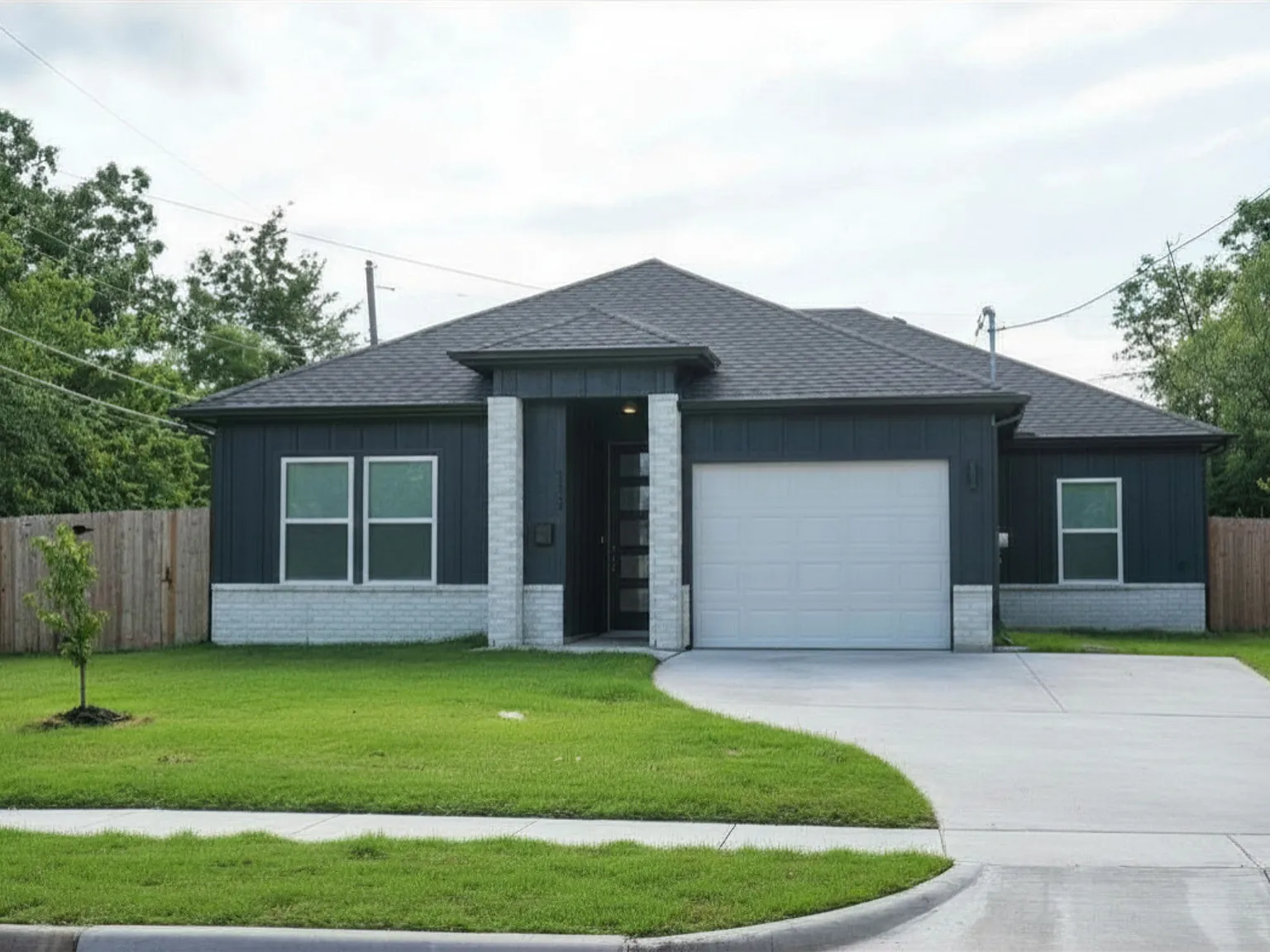 4 bed, 1600 sqft, $2,599 — Photo 1