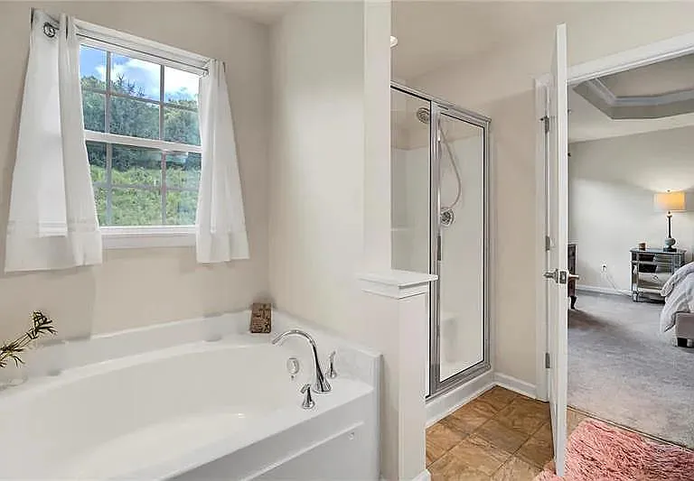 611 Edison Dr — Photo 12