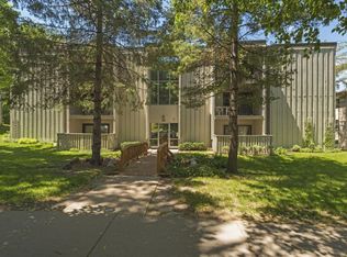 26 Arthur Ave SE APT 302, Minneapolis, MN 55414