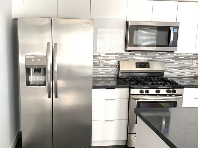 2649 S Hobart Blvd — Photo 13