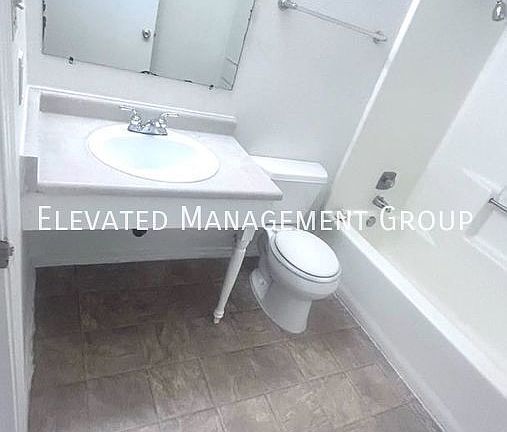 5th image of 149 Manzano St NE APT C